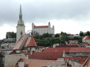 Best Location Apt. HVIEZDOSLAVOVO NAM., Bratislava, Bratislava